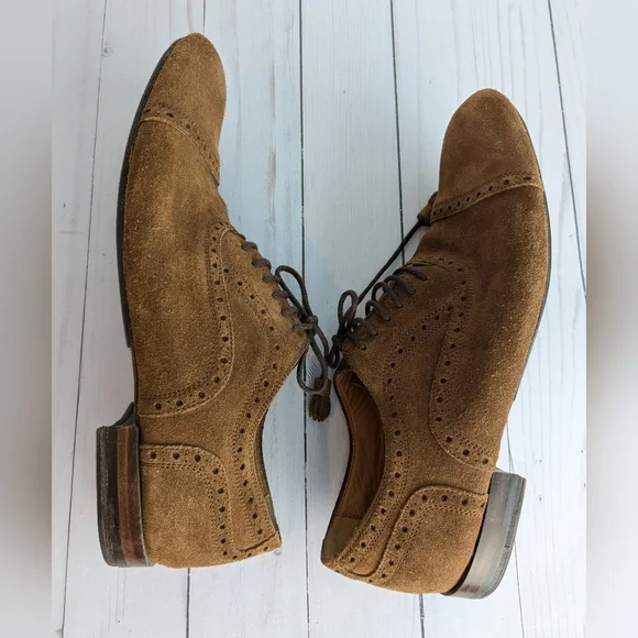 Gucci • Suede Oxford Flats Shoes - Picture 8 of 12